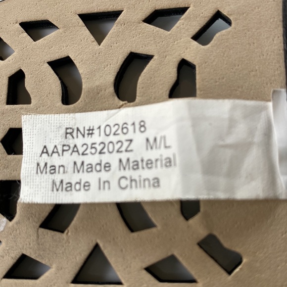 Apt. 9 Women Black Belt M/L Faux Leather cut-out stretch belt.Tassels Boho - Picture 5 of 6